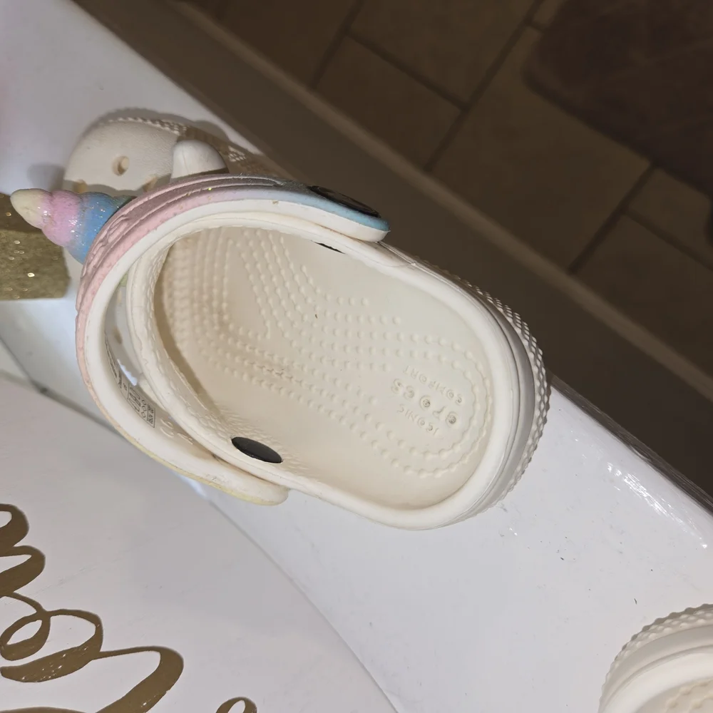 Unicorn Rainbow And Cream Toddler CROCS SIZE 6 - Picture 3 of 6